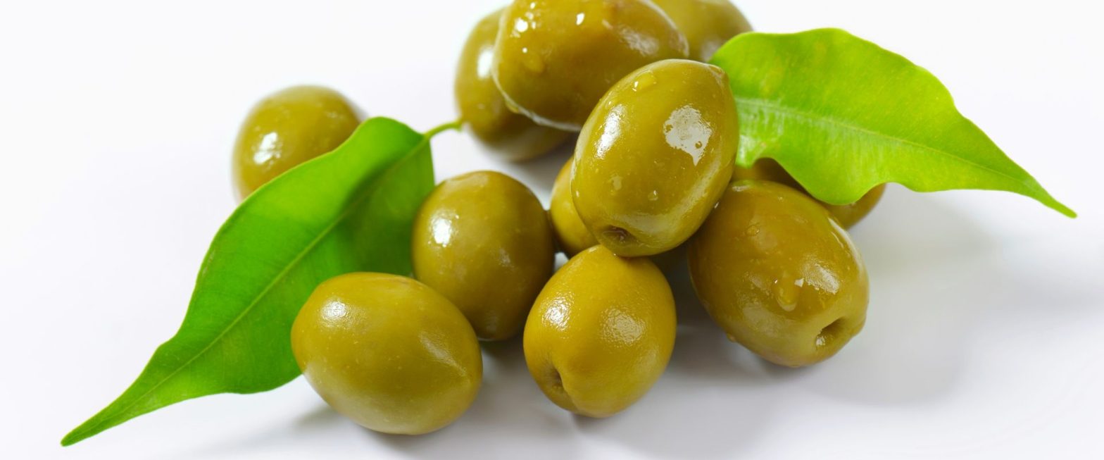 Olive oil có axit béo Oleic (Omega 9), vitamin A, D, K, E giúp dưỡng ẩm và duy trì trạng thái khỏe mạnh của làn da (Nguồn: vikif - Getty Images)
